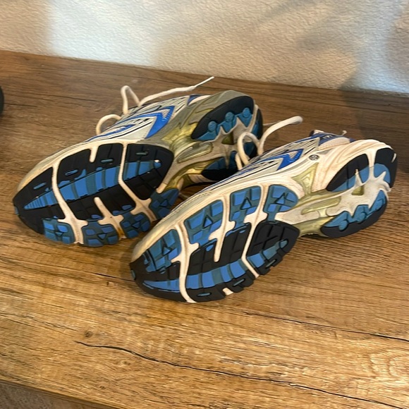 Brooks running shoes - Picture 4 of 5